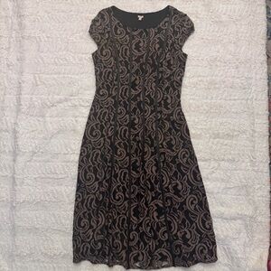 Reba dress size Large Elegant Black and Tan Patterned lace Dress